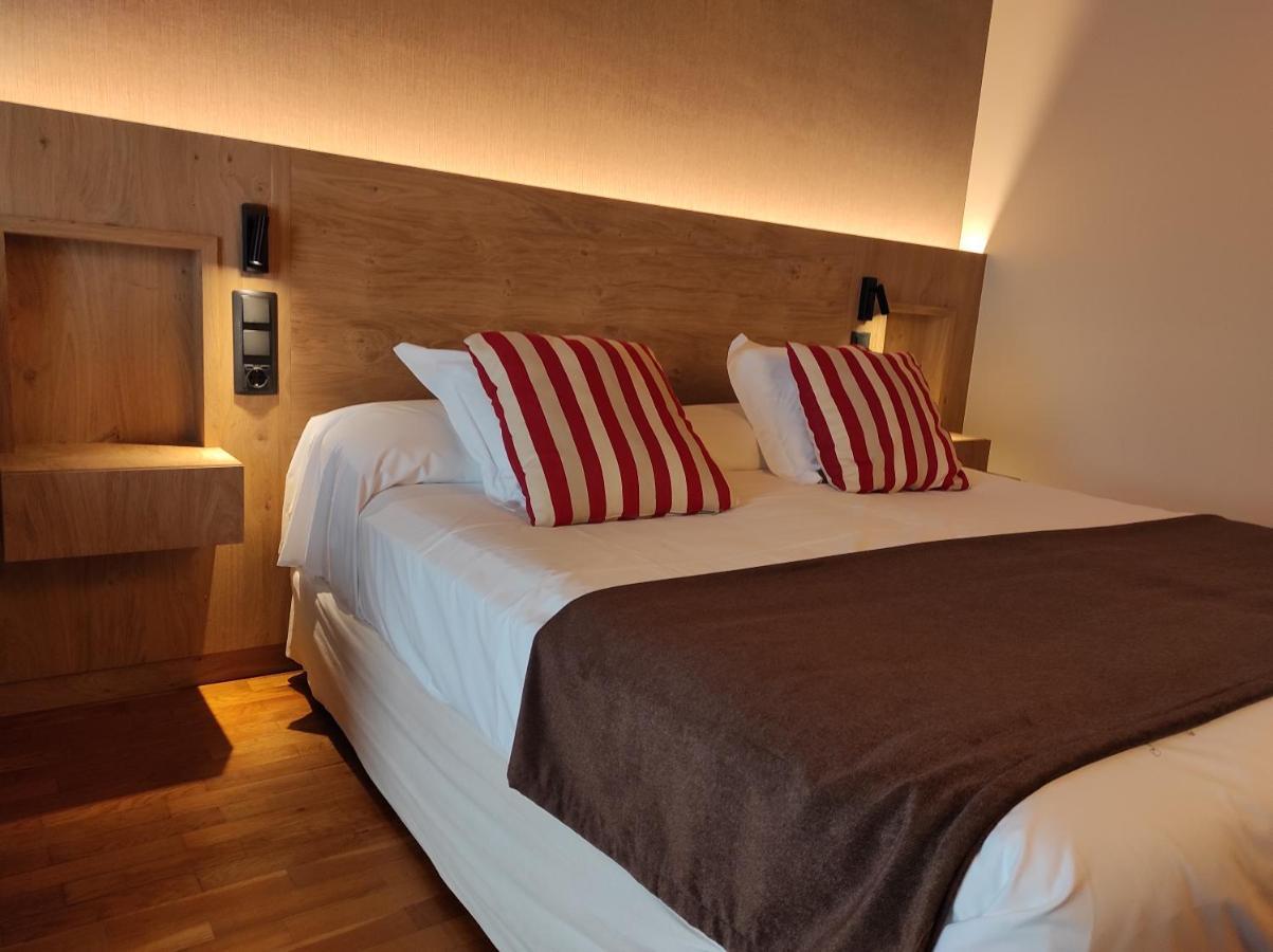 Hotel La Morera Valencia D'Aneu Екстериор снимка