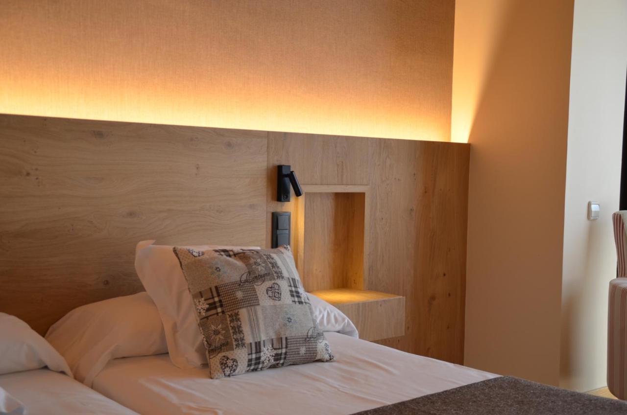 Hotel La Morera Valencia D'Aneu Екстериор снимка
