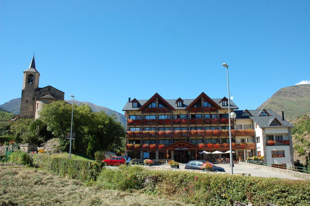 Hotel La Morera Valencia D'Aneu Екстериор снимка
