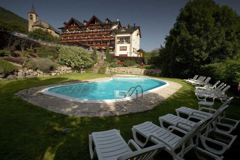 Hotel La Morera Valencia D'Aneu Екстериор снимка