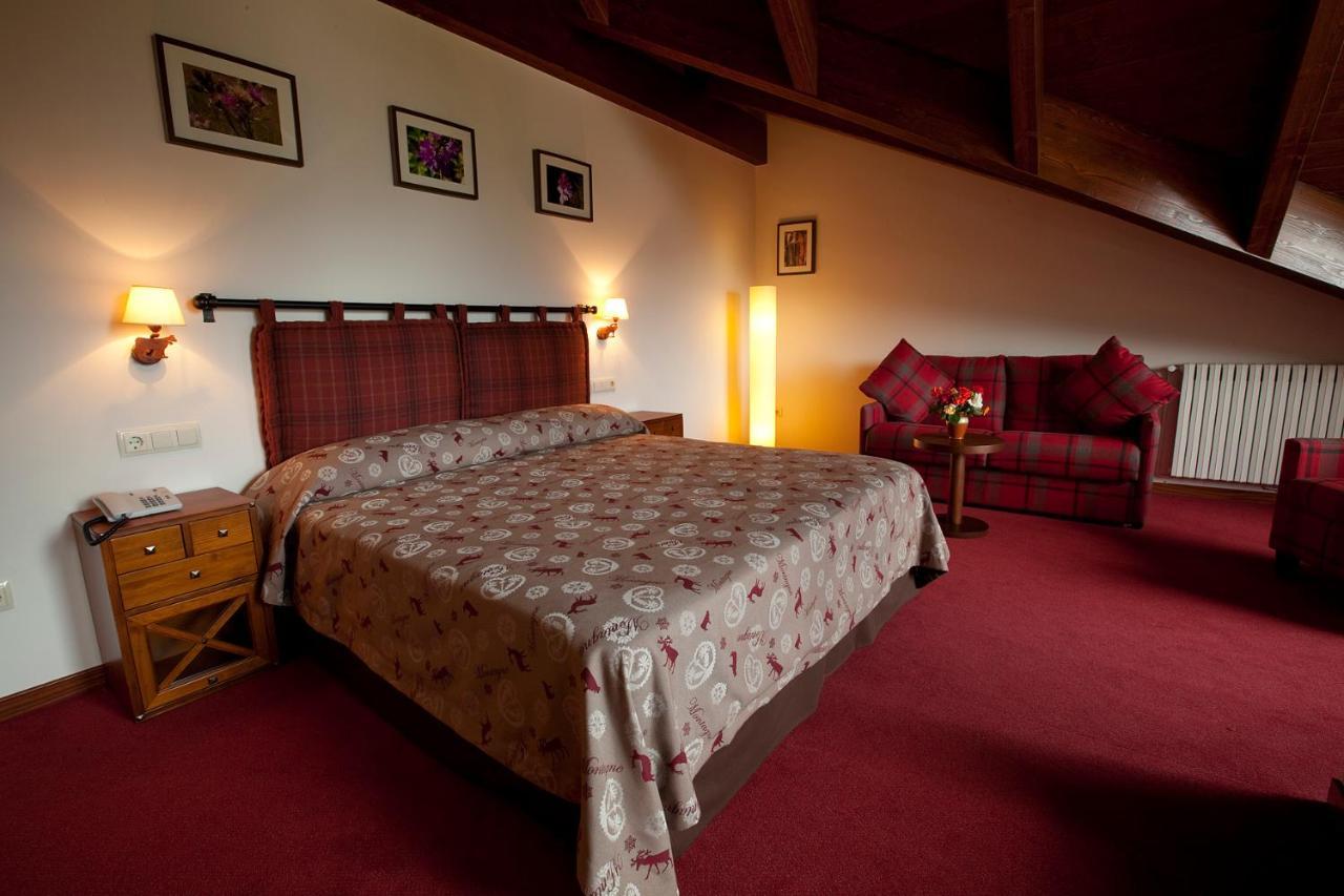 Hotel La Morera Valencia D'Aneu Екстериор снимка
